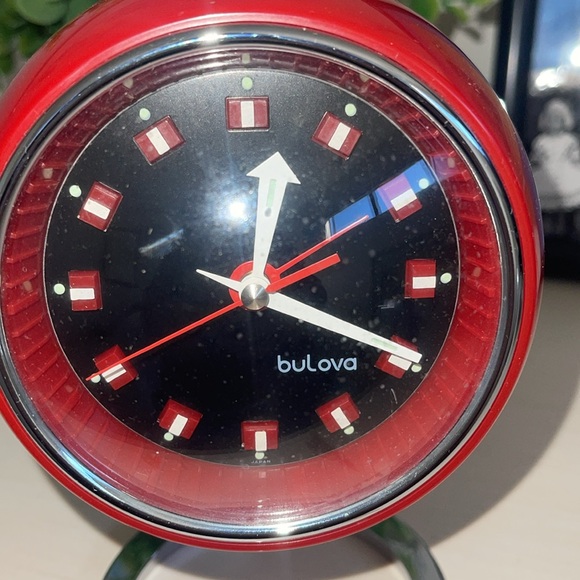 BULOVA- Retro alarm clock - Picture 4 of 4